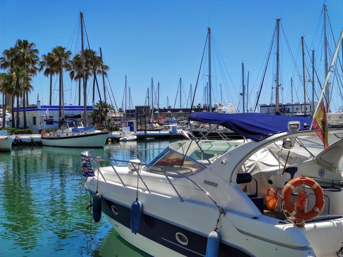 Spacious Beachfront Town House In Estepona With Fully Equipped Kitchen, Pools, Garden, Sea View Exterior foto