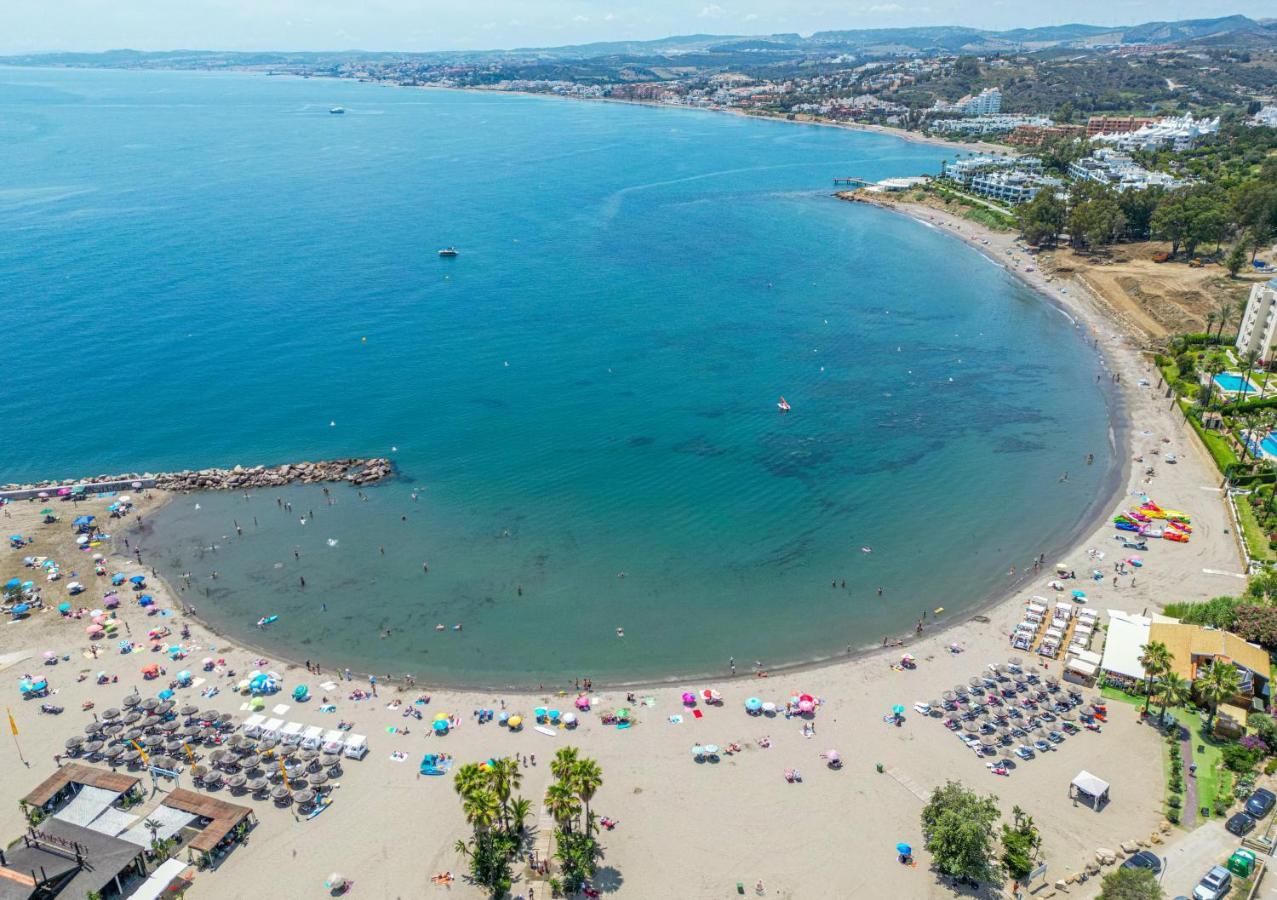 Spacious Beachfront Town House In Estepona With Fully Equipped Kitchen, Pools, Garden, Sea View Exterior foto